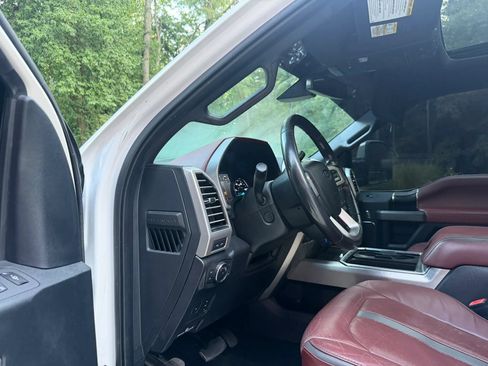 Used 2019 Ford F250 Platinum w/ Platinum Ultimate Package AWD/4WD image 18
