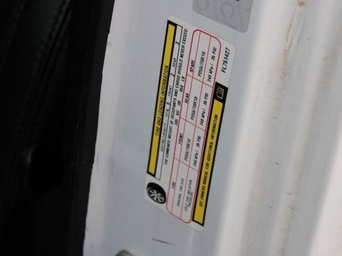 Used 2015 Jeep Wrangler Unlimited Sahara image 25