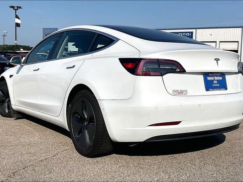 Used 2018 Tesla Model 3 Long Range RWD image 3