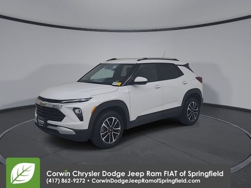 Used 2025 Chevrolet TrailBlazer LT AWD/4WD image 7
