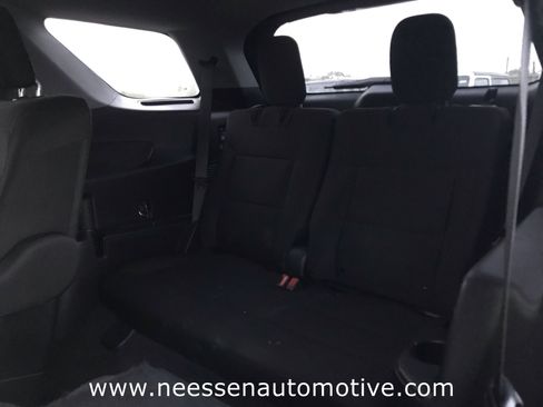 Used 2022 Ford Explorer XLT image 21