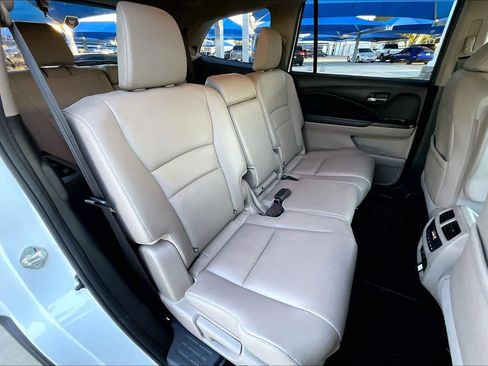 Used 2018 Honda Pilot Touring image 19