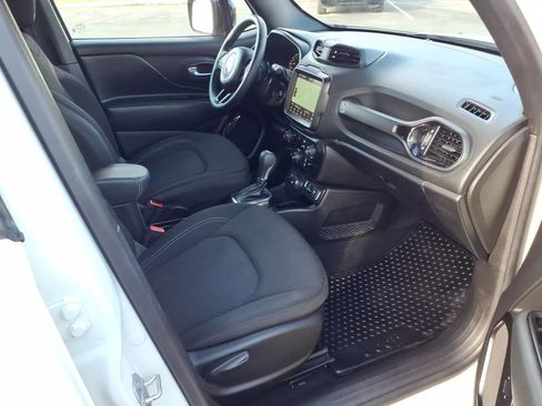 Used 2022 Jeep Renegade Altitude w/ Convenience Group AWD/4WD image 18