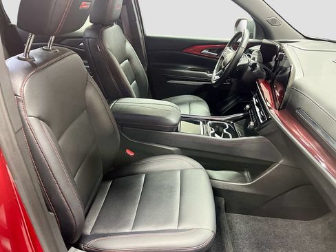 Used 2024 Chevrolet Traverse Z71 w/ Enhanced Driving Package AWD/4WD image 30