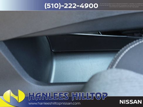 Used 2025 Nissan Rogue SV FWD image 15