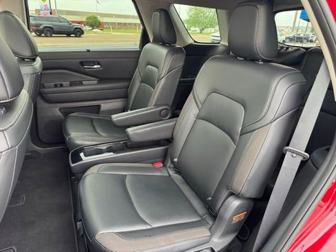 Used 2023 Nissan Pathfinder SL w/ SL Premium Package AWD/4WD image 23