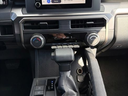 Used 2025 Toyota 4Runner SR5 AWD/4WD image 16