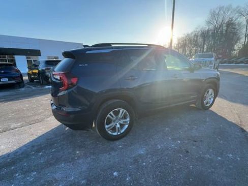 Certified 2022 GMC Terrain SLE w/ Driver Convenience Package image 8