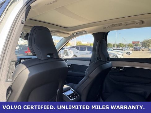 Certified 2025 Volvo XC90 B6 Plus image 31