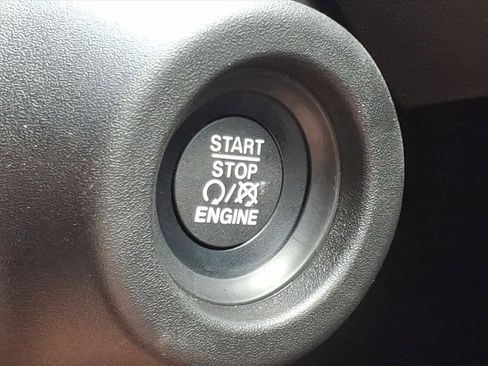 Used 2025 RAM ProMaster 2500 w/ Convenience Group image 21