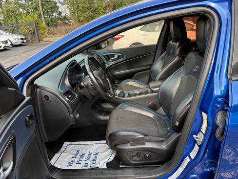 Used 2015 Chrysler 200 S FWD image 9