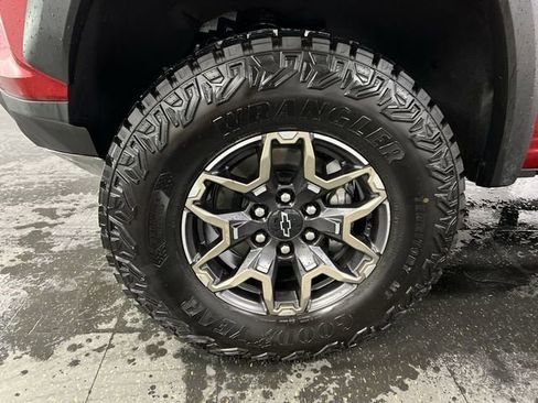 Certified 2025 Chevrolet Colorado ZR2 w/ Technology Package image 33