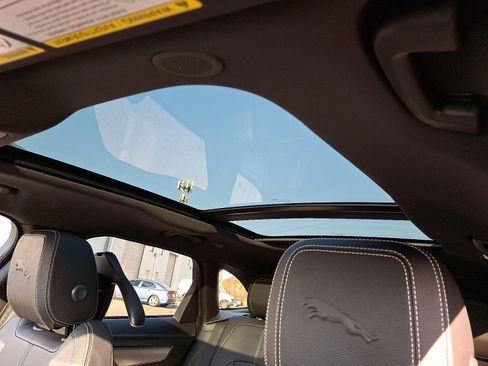 Certified 2025 Jaguar F-PACE R-Dynamic S image 11