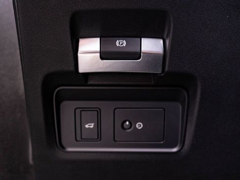 Used 2023 Land Rover Range Rover Evoque R-Dynamic SE image 42