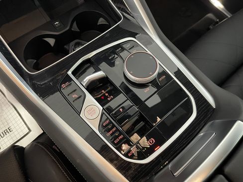 Certified 2025 BMW X6 xDrive40i w/ Climate Comfort Package image 15