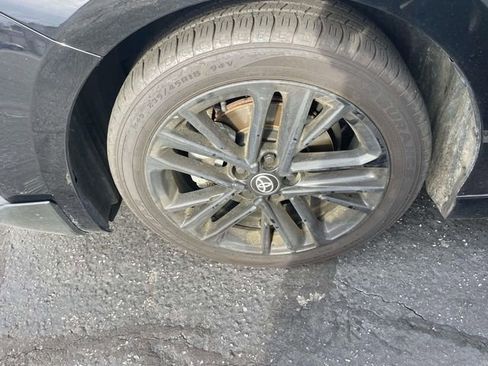 Used 2025 Toyota Camry SE FWD image 5