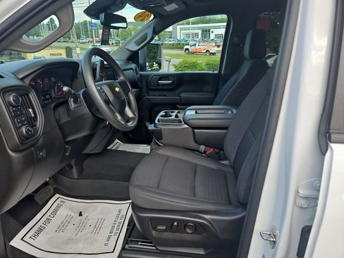 Used 2024 Chevrolet Silverado 2500 Custom w/ Custom Value Package AWD/4WD image 10