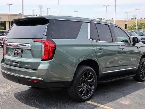 Used 2024 GMC Yukon SLT w/ SLT Luxury Package AWD/4WD image 31