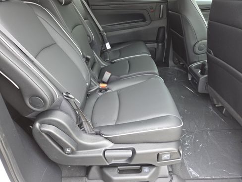 New 2026 Honda Odyssey Touring image 28