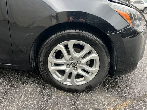 Used 2017 Toyota Yaris iA FWD image 32