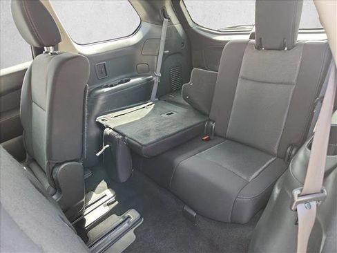Used 2017 Nissan Pathfinder SV AWD/4WD image 12