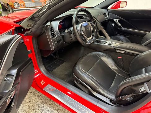Used 2019 Chevrolet Corvette Stingray Coupe w/ 1LT RWD image 24