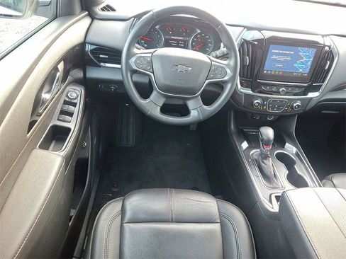 Used 2023 Chevrolet Traverse RS image 2