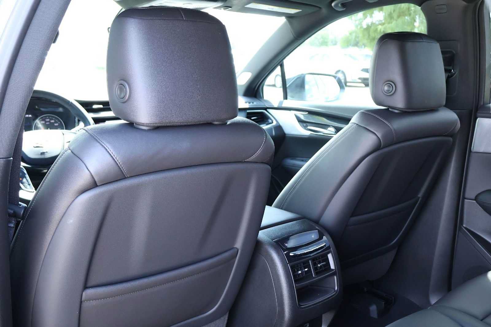 Used 2020 Cadillac XT5 Premium Luxury FWD image 12