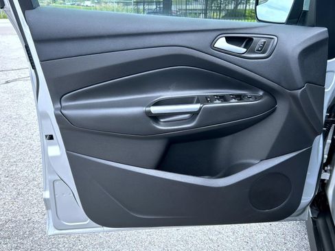 Used 2017 Ford C-MAX SE FWD image 10