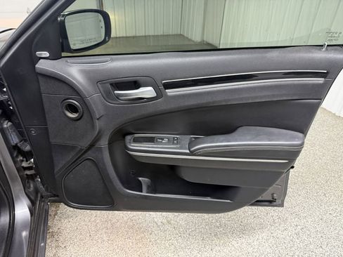 Used 2018 Chrysler 300 S w/ Safetytec Plus Group image 32
