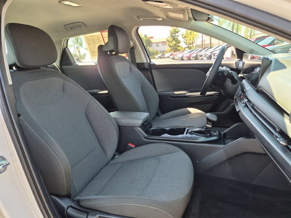 Used 2025 Kia K4 FWD image 31