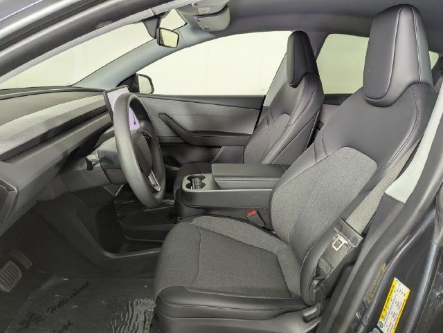Used 2026 Tesla Model Y 2WD image 14