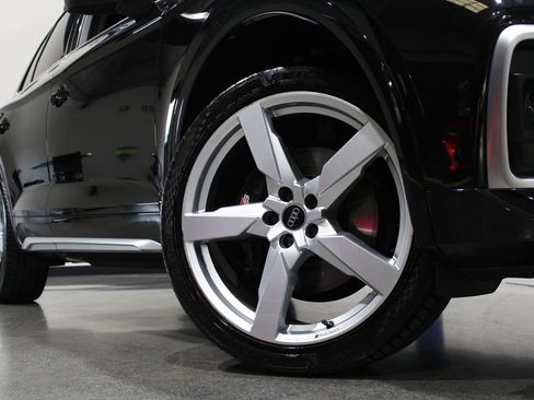 Used 2022 Audi SQ5 Premium w/ Convenience Package image 3