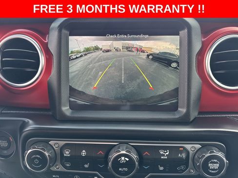 Used 2022 Jeep Wrangler Unlimited Rubicon w/ Cold Weather Group AWD/4WD image 18