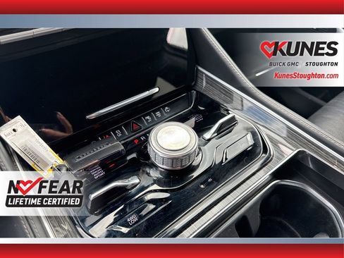 Used 2022 Jeep Wagoneer Series III w/ Rear Seat Video Group 1 AWD/4WD image 36