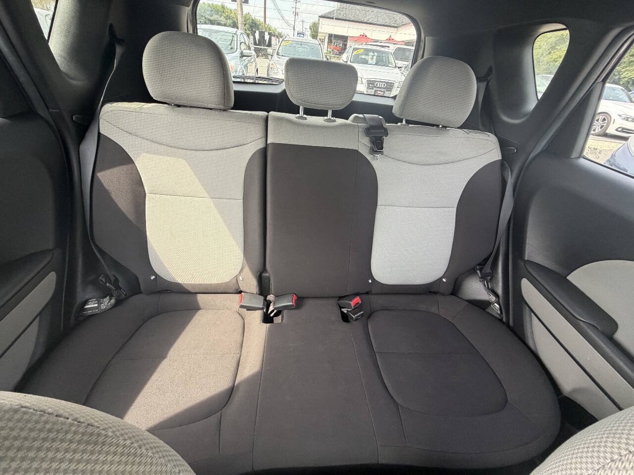 Used 2016 Kia Soul FWD image 16