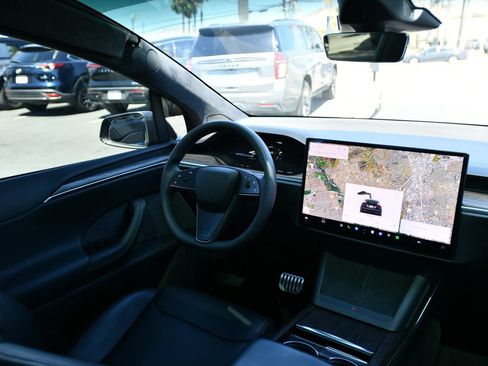 Used 2022 Tesla Model X AWD/4WD image 23