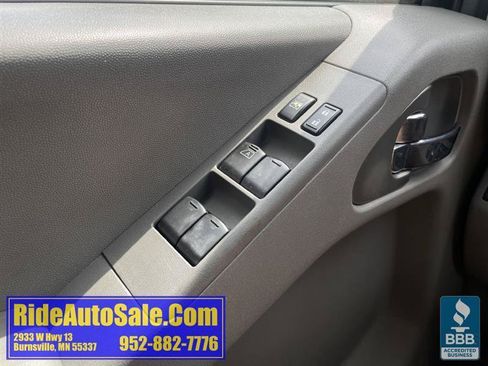 Used 2013 Nissan Frontier SV AWD/4WD image 39