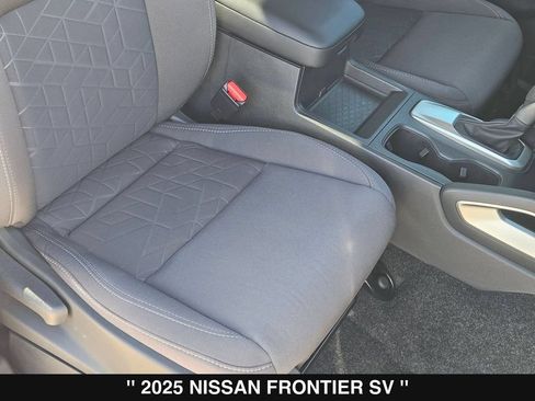 Used 2025 Nissan Frontier SV RWD image 32