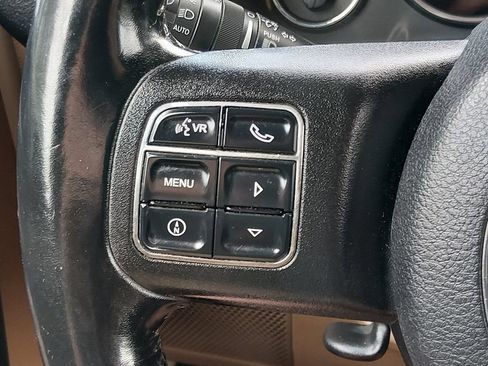Used 2011 Jeep Wrangler Unlimited Sahara w/ Connectivity Group AWD/4WD image 23