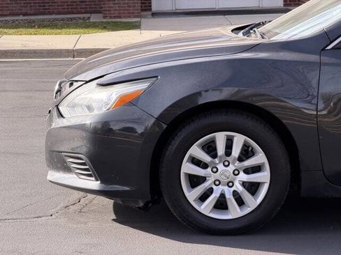 Used 2018 Nissan Altima 2.5 S w/ S Convenience Package image 11