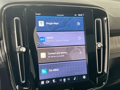 Used 2023 Volvo XC40 B5 Plus w/ Driver Assist Package image 15