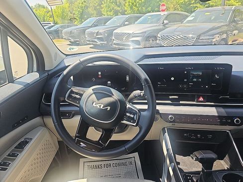 Used 2025 Kia Carnival SX FWD image 18