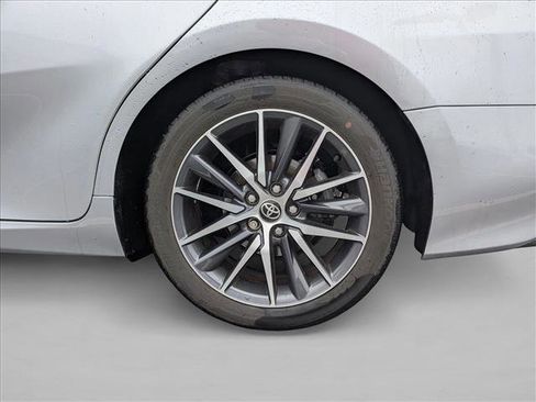 Used 2024 Toyota Camry XLE w/ Navigation Package image 13