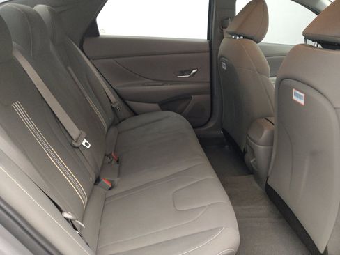 Used 2024 Hyundai Elantra SEL FWD image 19