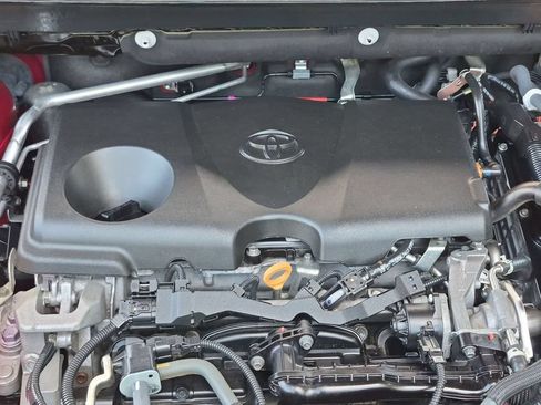 Used 2021 Toyota RAV4 LE AWD/4WD image 33