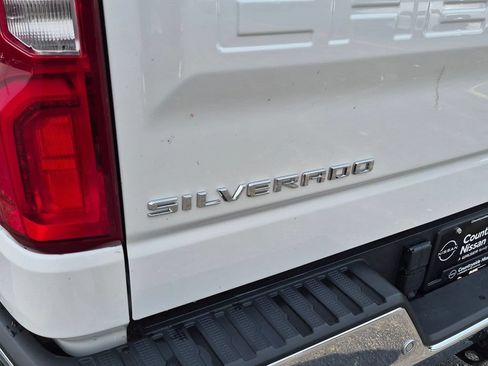 Used 2023 Chevrolet Silverado 1500 LTZ AWD/4WD image 24