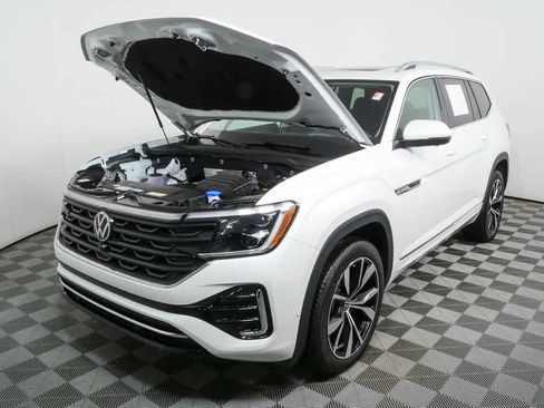 Certified 2025 Volkswagen Atlas SEL Premium R-Line image 35