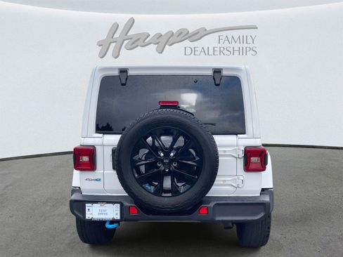 Used 2023 Jeep Wrangler Sahara w/ Cold Weather Group image 32