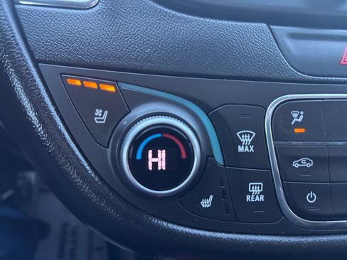 Used 2018 Chevrolet Malibu Premier w/ Premier Sun and Wheel Package image 33